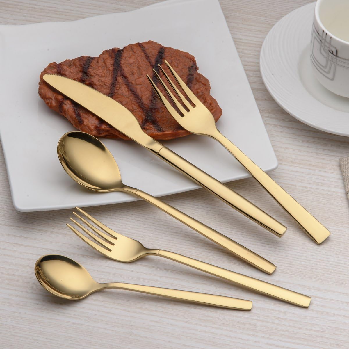 20 Piece Flatware Set, 20 Pieces Golden Silverware Set, Golden Cutlery Set, Service for 4 (shiny Gold)